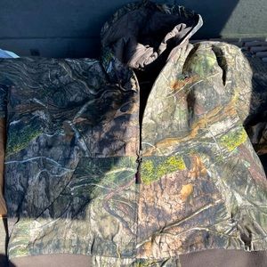 *BRAND NEW!* Mossy Oak Bomber Jacket